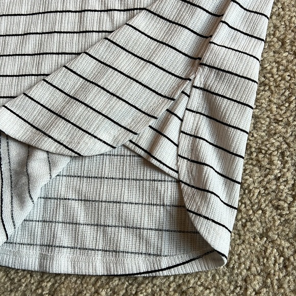 Lularoe Rachel zip thank sleeveless shirt white black striped top size small - Picture 4 of 5